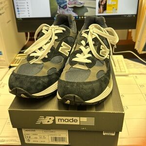Navy New Balance M992GG